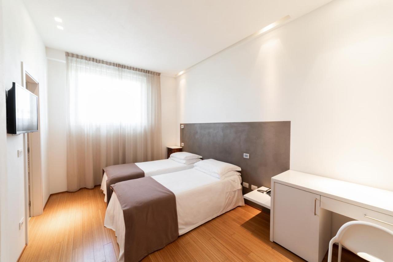 Hotel Country House La Radice Civitanova Marche Exterior photo